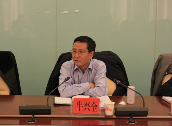 12月1日，2016年度全省司法行政工作绩效考评张掖汇报会在张掖宾馆顺利召开。会议结束后，省司法厅副厅长、省律协党组书记牛兴全与张掖律师进行了座谈交流。张掖市司法局党组书记、局长杨瑗芳，党组副书记、副