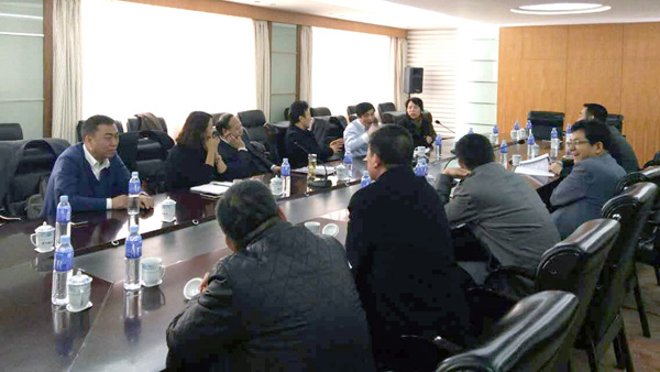 3月18日，省律协“维护律师执业权利中心、投诉受理查处中心”揭牌仪式在兰州饭店举行，同时省律协纪律委员会召开了工作会议，省律协副会长赵耀、王金贵出席了会议?；嵋橛杉吐晌被嶂魅嗡镡僦鞒?。
