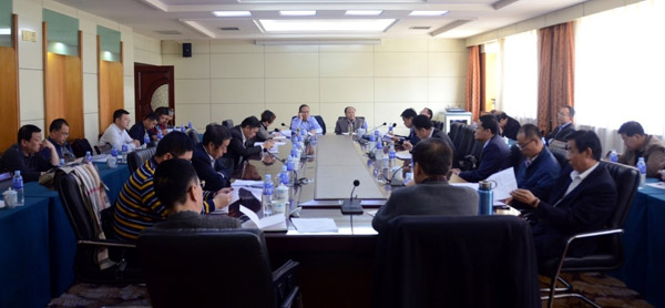 4月28日下午，省律协直属分会2017年度律师事务所和律师检查考核备案工作会议在兰州饭店召开。省律协副会长赵耀主持会议。 会上，30家省属律师事务所主任、合伙人对本所的主体资格、队伍建设、业务工作、内