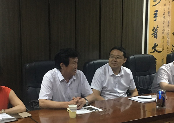 7月8日，省律协企业法律顾问专业委员会贯彻甘肃省第十三次党代会精神座谈会在兰州召开，省律协副会长、委员会主任王祖国主持会议。