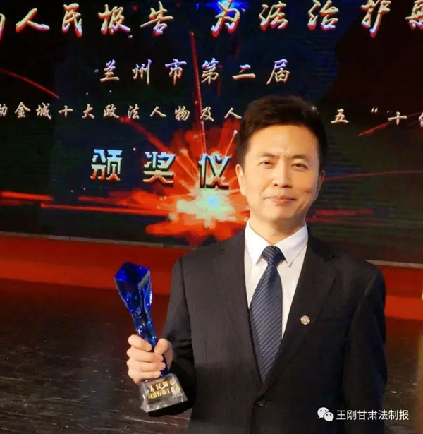 短短7年，甘肃雷诺律师事务所已成为国内有一定影响力的专业品牌律所，雷声正是这个律所的主任和专业带头人。由于他在政府法律服务方面的业绩和突出的社会责任感，2011年被司法部授予创先争优活动党员律师标兵荣