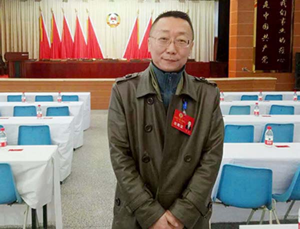 “依法辩曲直，仗义论是非”是王力律师在执业中一直铭记的座右铭。自2002年从事律师职业至今，15年来，王律师始终把急当事人所急，想当事人所想，把维护当事人合法权益作为自己的最高准则。