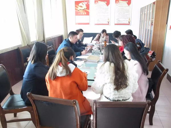 为进一步加强律师业务档案的科学管理，提高全市律师事务所档案管理的规范化水平，11月16日，司法局公证律师管理科对全市律师事务所档案管理人员进行了业务档案管理培训。