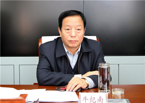 12月27日，甘肃省律师工作联席会议第一次会议在省司法厅召开，联席会议召集人、省司法厅副厅长牛兴全主持会议。省委防范和处理邪教工作领导小组办公室、省法院、省检察院、省政府外事办、省公安厅、省国家安全厅