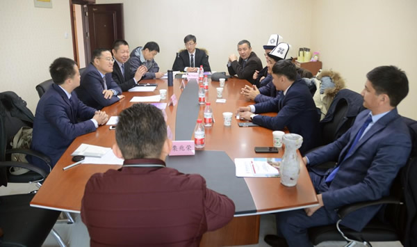 1月11日，吉尔吉斯斯坦奥什国立法学院校长埃格姆别尔津·托克多洛夫一行5人来我会座谈交流。省律协副会长王祖国、秘书长张维武参加了座谈会。省律协涉外委主任史于稚主持座谈会。