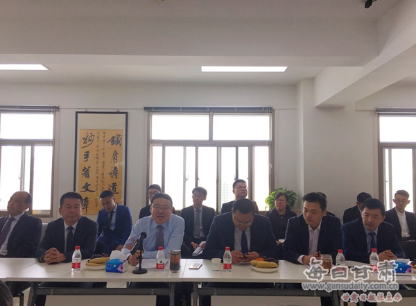 3月15日下午，甘肃金城律师事务所在兰召开座谈会。省司法厅副厅长、省律师协会党组书记牛兴全出席座谈会并讲话。资深律师及媒体记者共50余人参加了此次座谈会，就律所专业化建设发展的话题展开探讨，提出建设性