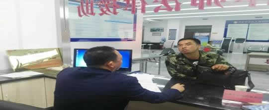 为进一步完善司法便民，更好的依法维护人民群众利益，我市律师在“法律援助--律师志愿者服务工作台” 轮流值班，确保法律援助工作落到实处，帮助困难群众“应援尽援”，依法维护其合法利益。