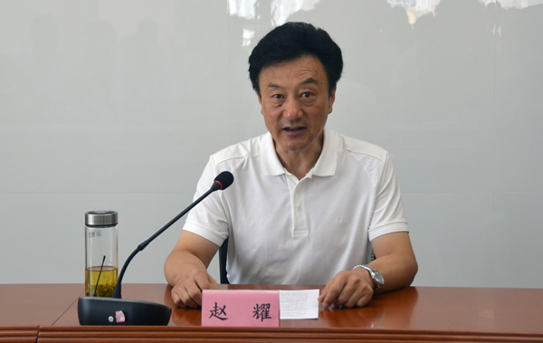 8月17日，甘肃省律师协会以案释法典型案例发布会在省律协会议室举行。省律协副会长赵耀向新闻媒体介绍了本次发布的以案释法案例具体情况。省律协秘书长张维武主持发布会。