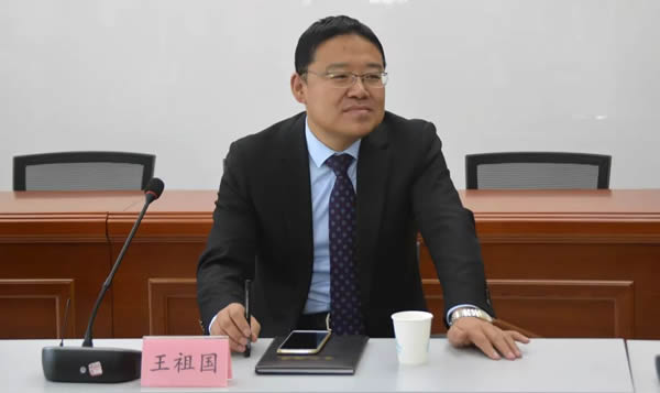10月27日下午，省律协涉法涉诉信访案件工作委员会2018年年会在省律协会议室召开。省律协副会长、委员会主任王祖国致辞。省律协监事会监事王力，委员会副主任白天保、王春梅、邹世语及委员会委员近25人参加