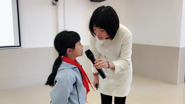 甘肃省律师协会未成年人?；の被岢て谥铝τ诒；の闯赡耆撕戏ㄈㄒ?，以法治为未成年人的成长保驾护航。从2017年迄今为止，协会副主任靳雯律师为我省孩子们举办的《小学生提高自我?；し山沧泛汀吨醒し佬? title=