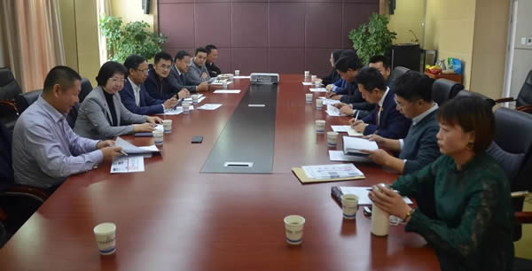 为深入贯彻落实司法部和全国律师行业党委有关会议精神，推动实现新时代律师行业党建工作全覆盖全规范全统领，11月27日，全国律协党委委员、副会长吕红兵带队来到甘肃，调研指导甘肃律师行业党建工作。