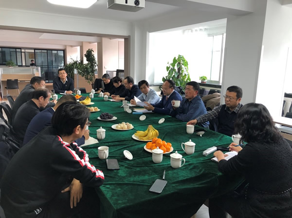 2019年12月6日，省律师协会惩戒委员会第五次全体会议在兰州举行。惩戒委员会主任孙赓主持了会议。省律师协会监事会监事窦占国列席会议。