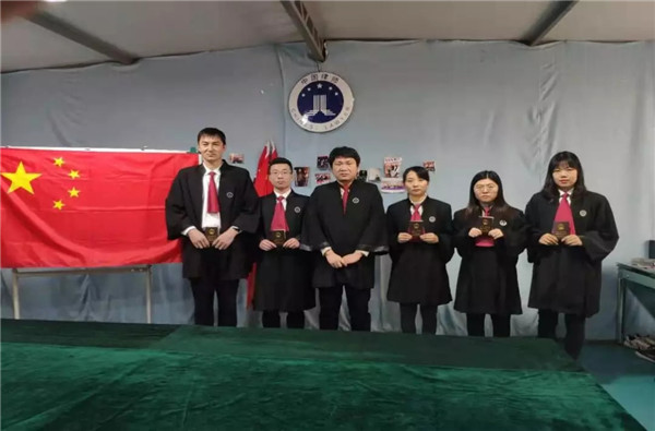 1月7日下午，我市2020年第一批新执业律师宣誓仪式在甘肃河西律师事务所举行。宣誓仪式由我市律师协会副会长许阳主持，市律师协会会长叶其钦作为监誓人参加本次宣誓仪式。本次宣誓共五名新申请执业律师参加。