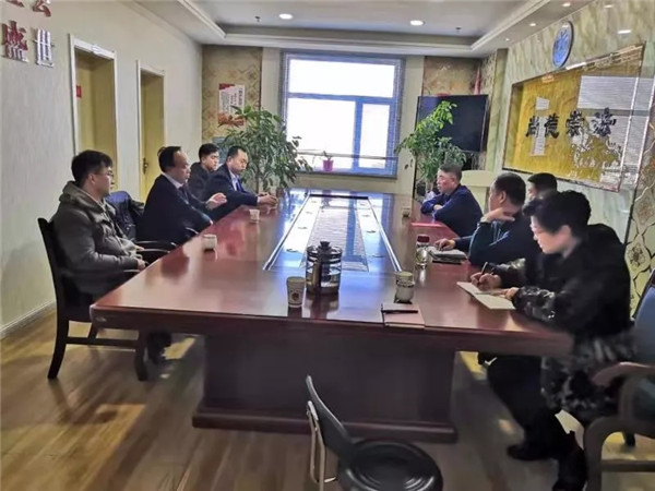 2020年1月17日，酒泉市律师行业党委副书记、酒泉市律师协会会长卢永建，市律师行业党委委员、市律师协会副会长朱兴俊、郝成，市律师协会副秘书长张海涛、彭澎、穆畋君一行开展了走访慰问活动，给酒泉阳关律师