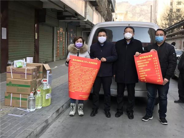 己亥岁末庚子年初，突如其来的新型冠状病毒感染的肺炎疫情牵动着每一个国人的心。疫情发生后，甘肃金城律师事务所高度关注，并深入学习习近平总书记重要讲话和批示精神，全面落实党中央、省委及省律师协会关于疫情防