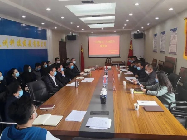 为了推动企业在法治轨道上安全有序复工复产，促进经济稳健运行，完善疫情防控法律服务工作，更好地发挥律师的专业特长和实践优势，4月7日下午，由兰州市律师协会副会长董武斌带队，甘肃锦荣律师事务所主任岳戎、甘