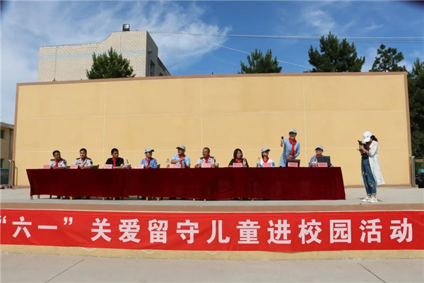 近年来，庆阳市律师协会婚姻家事专业委员会立足本职工作，研究婚姻家庭、子女抚养、赡养、继承等本领域疑难、前沿、热点问题，不断创新工作举措、在全方位、多层次地做好婚姻家庭案件代理的基础上，致力于培养专业团