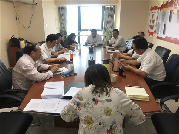 9月11日下午，甘肃律师行业党委委员、省律协副会长、直属分会会长赵耀主持召开专题会议, 安排部署直属分会党风廉政建设突出问题专项整治暨作风建设活动问题排查和纠正整治阶段重点工作。