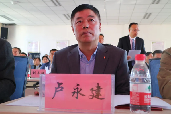 秋凉未及，夏山如碧。酒泉市首届律师辩论赛（决赛）于2020年9月19日在肃州区金泉路社区成功举办。  本次辩论赛以“明理辩法 勇担使命”为主题，由酒泉市司法局、酒泉市律师协会主办，嘉峪关市律师协会和酒