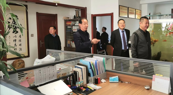 为全面落实厅党委、律师行业党委和省律协今年各项工作任务要求，进一步推动全省律师行业党建工作、突出问题专项整治活动、律师事务所档案管理工作和案件评查工作深入开展，10月22日，省律协副会长王祖国，甘肃律