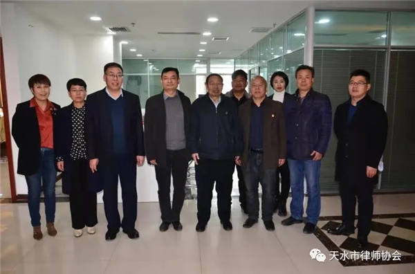 年关将至，岁寒情深。为进一步弘扬中华民族传统文化，营造和谐稳定、欢乐祥和的节日气氛，深入调研律师行业发展。天水市司法局、天水市律师行业党委对全市律师工作开展调研及慰问活动。