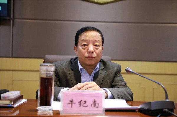 本网讯 3月5日上午，甘肃省司法行政系统队伍教育整顿动员部署会在兰州召开。会议坚持以习近平新时代中国特色社会主义思想为指导，深入学习贯彻习近平总书记关于加强政法队伍建设的重要指示和训词精神，深入贯彻全