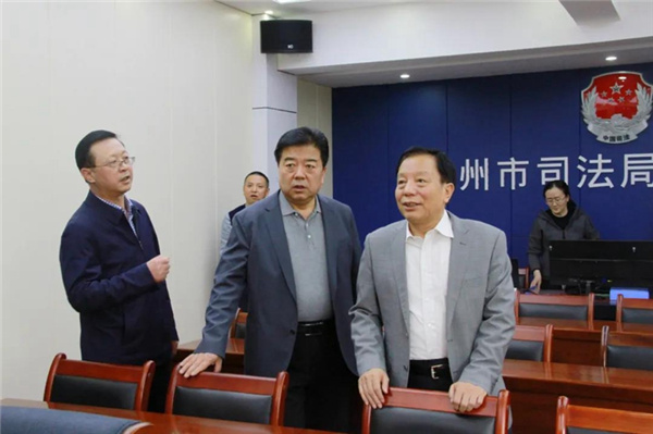 3月23日下午，甘肃省司法厅党委书记、厅长牛纪南前往兰州市调研指导司法行政系统队伍教育整顿工作，兰州市委常委、市委政法委书记杨金泉陪同调研。