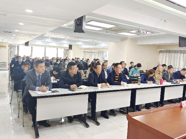 为深入贯彻落实习近平总书记在党史学习教育动员大会上的重要讲话精神，扎实推进律师行业突出问题专项治理学习教育阶段的工作任务，3月27日上午，甘肃省律师协会直属分会举办了律师行业突出问题专项治理学习教育阶