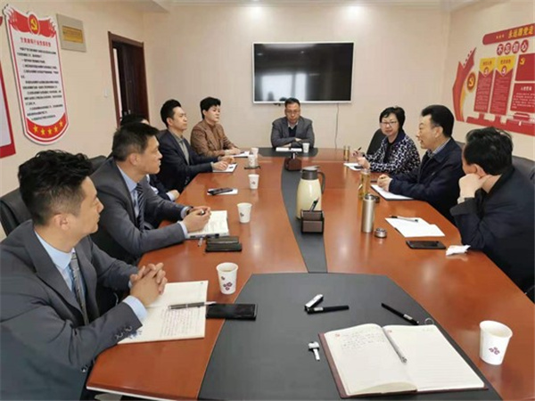 4月22日上午，甘肃省律师协会七届理事会召开第一次会长办公会议。省律协会长赵耀，副会长王祖国、刘吉颖、王亦农、雷声、杨永明，副秘书长董军翔、邹世语参加会议。会议邀请了省律协监事会监事长陈玉萍到会监督。