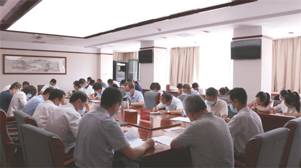8月27日，省司法厅第二批队伍教育整顿应知应会知识测试开考。省政法队伍教育整顿第二驻点指导组黄新明、陈晓滨一行到场督导。