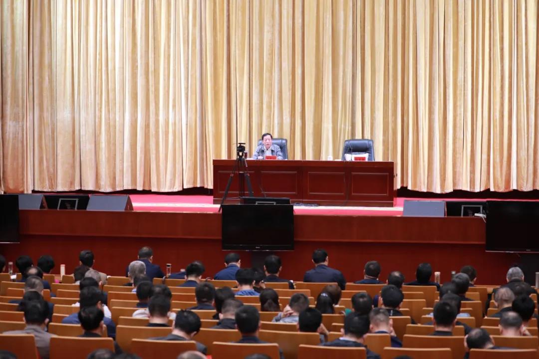 5月19日，甘肃省委依法治省办常务副主任、省司法厅党委书记、厅长牛纪南同志受邀到省委党校（甘肃行政学院）作“全面依法治省”专题报告。他强调，习近平法治思想是马克思主义理论中国化最新成果，是全面依法治国