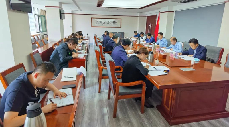 本网讯5月12日，甘肃省司法厅召开厅律师、公证和司法鉴定行业突出问题专项治理工作组会议。厅党委委员、副厅长、行业突出问题专项治理工作组组长韩世峰主持会议并讲话?；嵋榇镅傲巳? title=