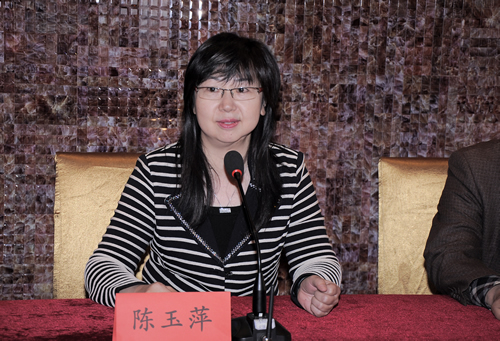 1 0月18日，庆阳市第三次律师大会顺利召开，甘肃省律师协会副会长陈玉萍、庆阳市司法局党组书记、局长梁世刚，党组成员、副局长刘志杰、王钊，律师公证科科长杨哲及全市104位律师出席了会议。