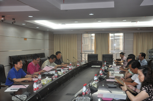 2014年7月12日至17日，由省律师协会副会长朱万润带队，与我省律师协会常务理事赵庆华、王金贵,理事石金星、赵耀一行五人，前往江西、湖南参观考察学习。期间，参观了江西豫章律师事务所、江西求正沃德律师