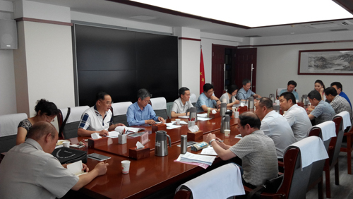 7月21日下午，甘肃省律师协会党组召开“三严三实”专题教育学习研讨会，会议由省司法厅副厅长、省律协党组书记牛兴全主持，省律协党组成员、直属分会党总支部书记及各党支部书记参加了会议。