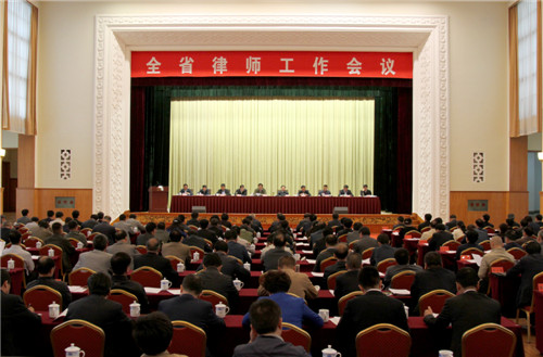 5月6日上午，甘肃省高级人民法院、省人民检察院、省公安厅、省司法厅在兰州联合召开全省律师工作会议，传达贯彻全国律师工作会议和第九次全国律师代表大会精神，对全省律师工作进行安排部署。