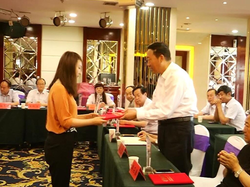 7月1日，在建党95周年来临之际，为了切实提升广大律师的政治意识与业务素质，庆阳市律师协会举办了“中国梦 律师梦”主题演讲比赛。