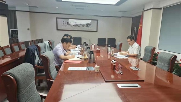 9月3日上午，甘肃律师行业党委召开2021年第七次党委会议。省司法厅党委委员、副厅长、甘肃律师行业党委书记韩世峰主持会议并讲话。