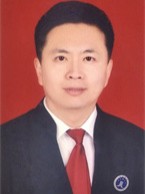 男，满族，1972年12月出生，中共党员，法学硕士，二级律师。毕业于兰州大学，现任甘肃省律师协会副会长、甘肃雷诺律师事务所主任、甘肃省委和省政府法律顾问、甘肃省委政法委咨询专家、甘肃省政府采购评审专家、兰州市监察委员会特约监察员、兰州仲裁委员会仲裁员、甘肃政法大学客座教授、硕士研究生实务导师、中国企业联合会维护企业和企业家合法权益委员。曾获司法部“党员律师标兵”和“全国公共法律服务先进个人”、 甘肃省党政机关“尊法学法守法用法模范”、“甘肃省优秀律师”、“甘肃省优秀公益律师”等荣誉称号。2013年被中央电