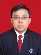 男，汉族， 1976年10月出生，本科学历，中共党员，三级律师。现任甘肃省律师协会副秘书长和常务理事、甘肃省律协民商事专业委员会主任、全国律协民事法律专业委员会委员、兰州市律师行业党委委员、北京市炜衡（兰州）律师事务所主任及党支部书记。兼任兰州仲裁委员会仲裁员、甘肃产权交易所法律专家、甘肃股权交易中心专家审核委员会委员、甘肃政法大学法律硕士研究生实务导师。曾获司法部争先创优活动党员律师标兵、甘肃律师行业优秀共产党员、甘肃省优秀青年律师、甘肃省优秀律师、兰州市律师行业优秀党务工作者、兰州市十佳律师、兰州市直