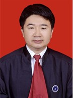 男，汉族，生于1971年，中共党员，兰州大学研究生学历。执业年限21年，现为北京市齐致（兰州）律师事务所执行主任。现任第四届兰州市律师协会副秘书长、常务理事、第六届省律师协会理事、兰州仲裁委员会仲裁员、西北师范大学法律硕士指导教师、兰州市新的社会阶层人士联谊会委员以及二十余家政府企业法律顾问。2015年出资设立了“齐致律师基金”，用于法律公益活动；2016年与甘肃省三农问题研究会联合出版了《甘肃农村法制建设研究》一书；2019年发表论文《浅谈律师如何办理政府法律顾问业务》；2016年被省律协评为“甘肃省双