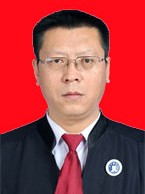 男，汉族，生于1968年2月，中共党员。1986年9月至1988年7月就读于甘肃政法学院。1988年8月至1994年6月在平川区法制局工作，1994年6月至今为白银长征律师事务所主任。担任平川区法学会副会长、平川区第八届人大常委会委员、白银市律师协会副会长。2002年被评为“全区政法系统先进工作者”；2006年被甘肃省律师协会授予“甘肃省优秀律师”荣誉称号；2008年3月10日，被平川区人民政府评为“2007年度政法综治工作先进工作者”。2019年，荣获“全省优秀党员律师”荣誉称号。2019年8月，被甘肃
