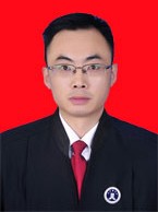 男，汉族，生于1983年10月，中共党员。2006年业于甘肃政法学院法学院，2009年取得律师执业资格，现任甘肃秦陇律师事务所党支部书记、主任。担任甘肃省律协政府法律顾问委员会委员、陇南市人大立法委员会顾问、陇南市扫黑除恶专项斗争专家库专家、陇南市律师行业党委委员、陇南市律师协会常务理事、陇南市武都区诉调对接人民调解委员会主任。2011年、2013年分别被评为陇南市优秀律师、2016年被评为陇南市首届“十佳律师”“全国律协青年律师领军人才”、2017年被评为陇南市优秀党员律师、武都区优秀党员律师、2018