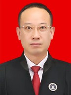 男，汉族，生于1980年1月，民进会员，大学本科学历。2000年9月至2004年7月在西北政法大学就读，2004年7月至2010年8月在甘肃开诚律师事务所律师从事专职律师工作，2010年8月至2017年3月在甘肃文谭律师事务所副主任，2017年3月至今任甘肃为道律师事务所主任。现任甘肃省律师协会知识产权专业委员会委员，白银市律师协会理事会常务理事，白银市律师协会青年律师工作委员会主任，白银市特殊教育学校法制副校长。曾获得白银市第一届、第二届公诉人律师论辩赛最佳辩手；2016年甘肃省首届公诉人论辩赛优秀辩手