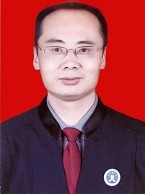 男，汉族，生于1974年3月，兰州大学本科学历。1999年至2003年在甘肃勇盛律师事务所执业，2004年至2007年7月在甘肃英之剑律师事务所执业并担任合伙人，2007年8月至2013年在甘肃法成律师事务所执业，2014年创办甘肃善业律师事务所。现任兰州市律师协会保险专业委员会副主任。