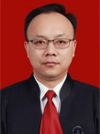 男，汉族，生于1977年3月，西北政法大学本科学历。2008年在甘肃神舟律师事务所执业，2018年8月创办甘肃金伯韬律师事务所，现为律所合伙人，执业律师。担任酒泉市律师协会副秘书长、《酒泉律师》杂志副主编；甘肃省律师协会青年律师工作委员会委员；酒泉市、区两级行政机关、工商联、公司、企业、驻酒某部等多家法律顾问。2015年入选甘肃省青年律师人才库。