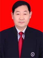 男，汉族，生于1966年9月，甘肃政法大学本科学历，三级律师。1991年3月起从事专职律师工作，现为甘肃开洲律师事务所律师、主任。担任武威市律师协会副会长，武威市中级人民法院廉政监督员。