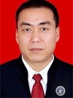 男，汉族，生于1974年4月，中共党员，大学本科学历。现为甘肃方域西涛律师事务所党支部书记、合伙人，担任兰州仲裁委员会仲裁员、甘肃省律师协会惩戒委员会副主任兼秘书长、涉法信访案件工作委员会委员、涉外专业委员会委员、兰州市律师协会常务理、，兰州市律师协会惩戒委员会、民商事委员会副主任。2006年度被甘肃省律师协会评为“甘肃省优秀律师”，2013年度被兰州市司法局、兰州市律师协会评为“十佳律师”；2002年度被甘肃省司法厅机关党委评为“优秀共产党员”，2016年被兰州市司法局授予“优秀共产党员”，2018年被