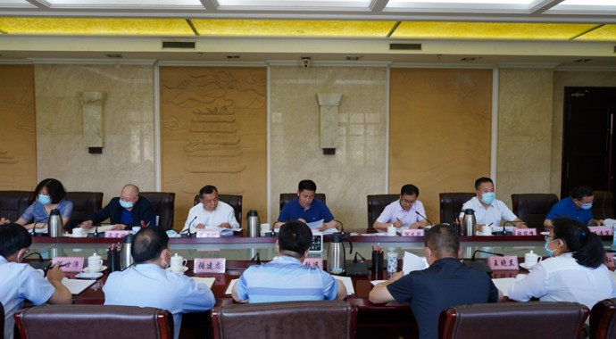 5月31日下午，全省行政复议体制改革专项督查培训会议在兰州召开。省政府副秘书长周忠宇出席会议，传达学习省行政复议体制改革领导小组第一次、第二次会议及省委副书记、省长、省行政复议体制改革领导小组组长任振