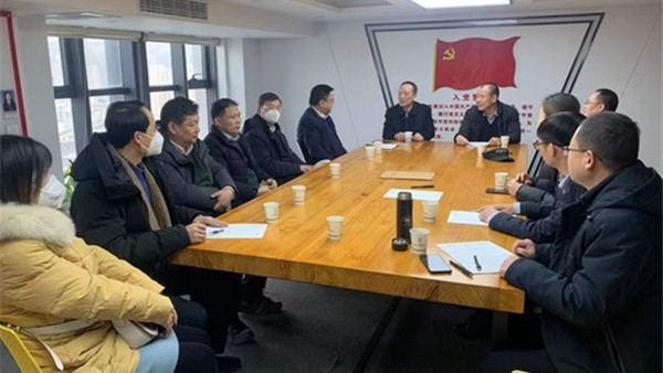 2023年1月14日，甘肃省律师协会直属分会考核委员会在甘肃兴正天律师事务所组织开展了2022年度第二期申请律师执业实习人员面试考核工作。省属各律所的24名实习律师参加了本次面试考核。甘肃省司法厅律管处樊海伍处长亲临现场指导面试工作。
